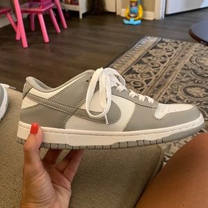 Gray and white Nike dunks